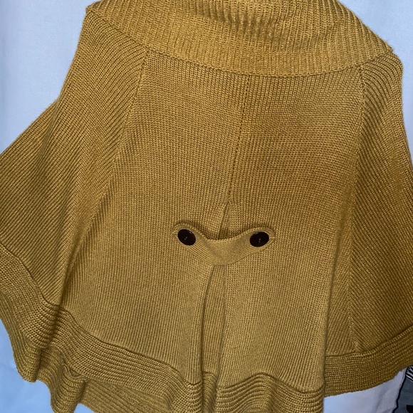 Sweater - Picture 2 of 2